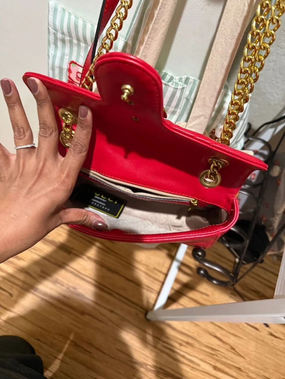Gucci Red Quilted Shoulder Bag with Gold Double-G - Picture 3 of 6